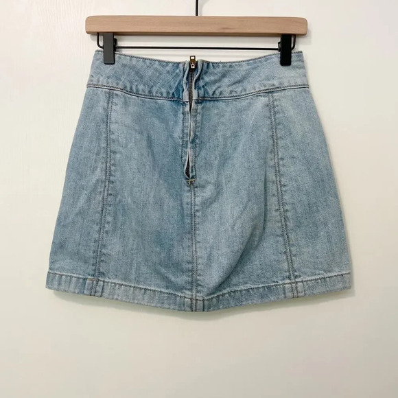 FREE PEOPLE Modern Femme‎ Denim Mini Skirt in Faded Blush Wash size 2 - Picture 4 of 8